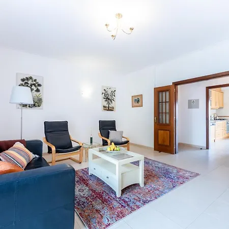 Sunny & Light 2-bedroom Appartement *