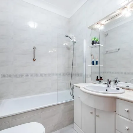 Sunny & Light 2-bedroom Lagos