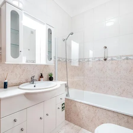 Apartment Sunny & Light 2-bedroom Lagos