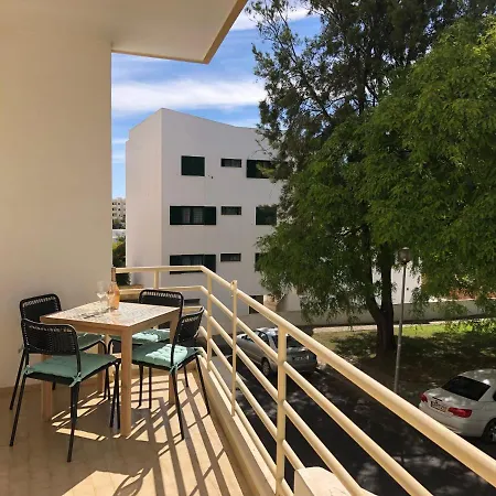 Sunny & Light 2-bedroom Appartement